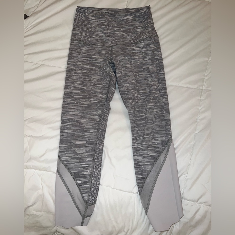 LULULEMON Scallop hem leggings size 6